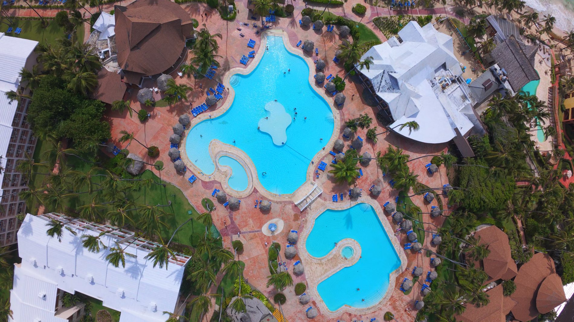 AeroVision Aufnahme – Resort-Pools von oben
