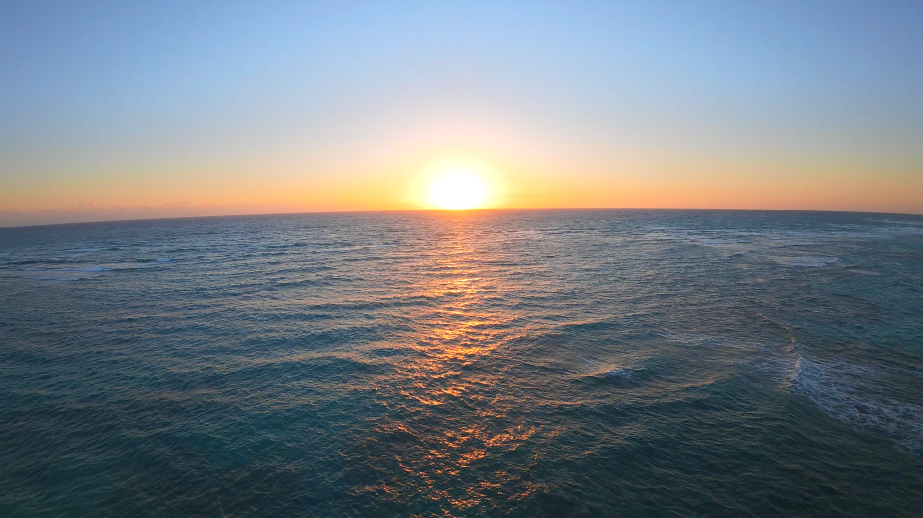 AeroVision Aufnahme – Sonnenuntergang auf hoher See